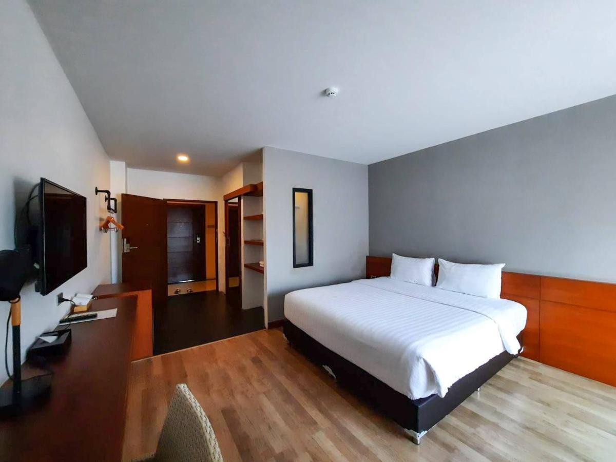 Comet Hotel Surat Thani Eksteriør bilde