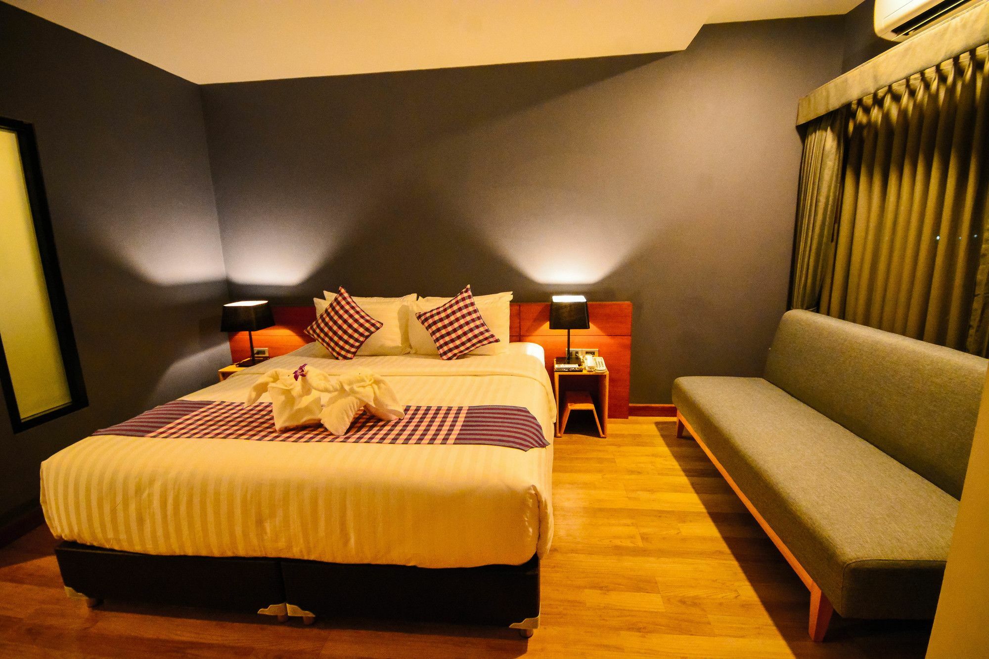 Comet Hotel Surat Thani Eksteriør bilde