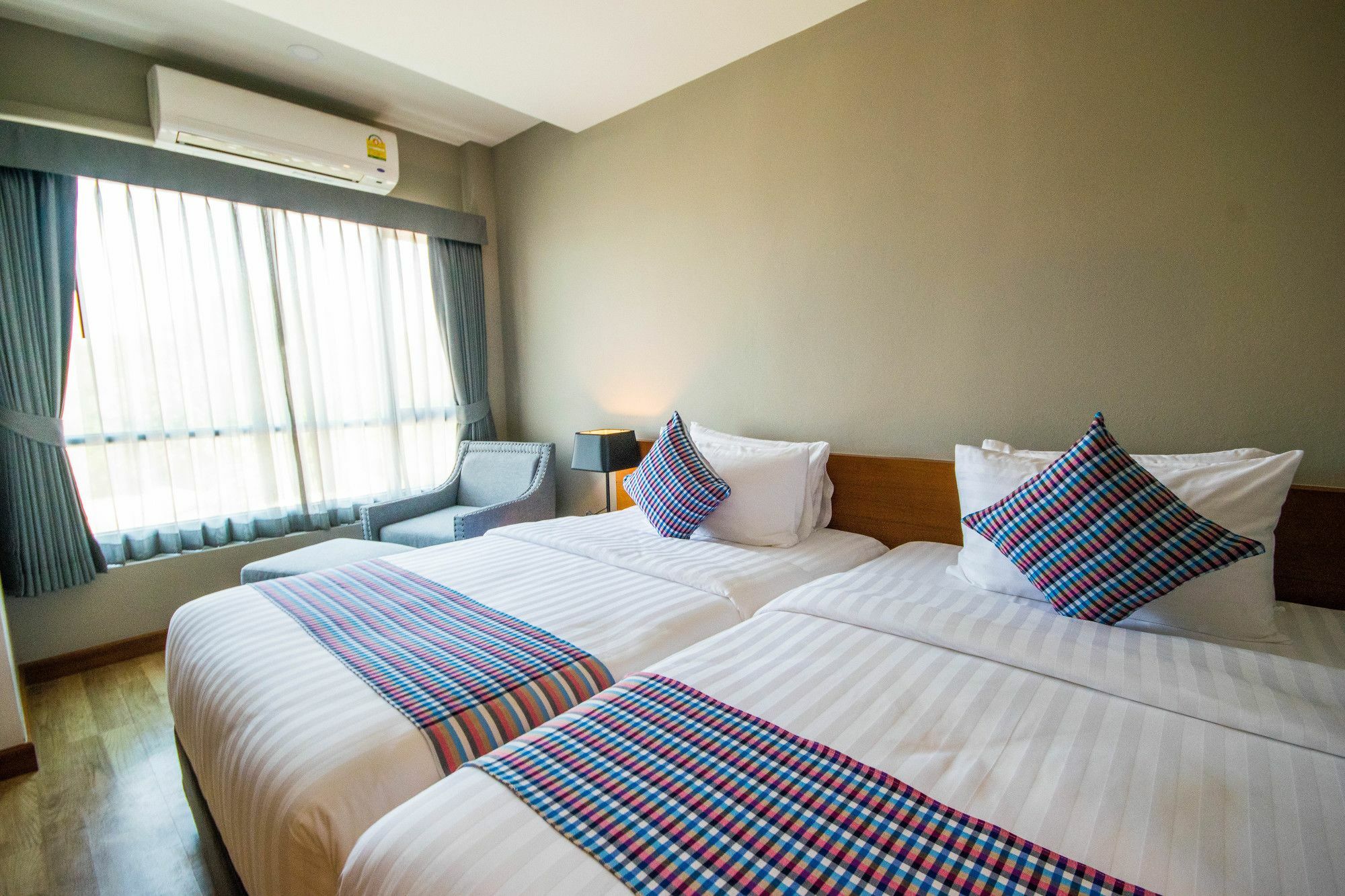 Comet Hotel Surat Thani Eksteriør bilde