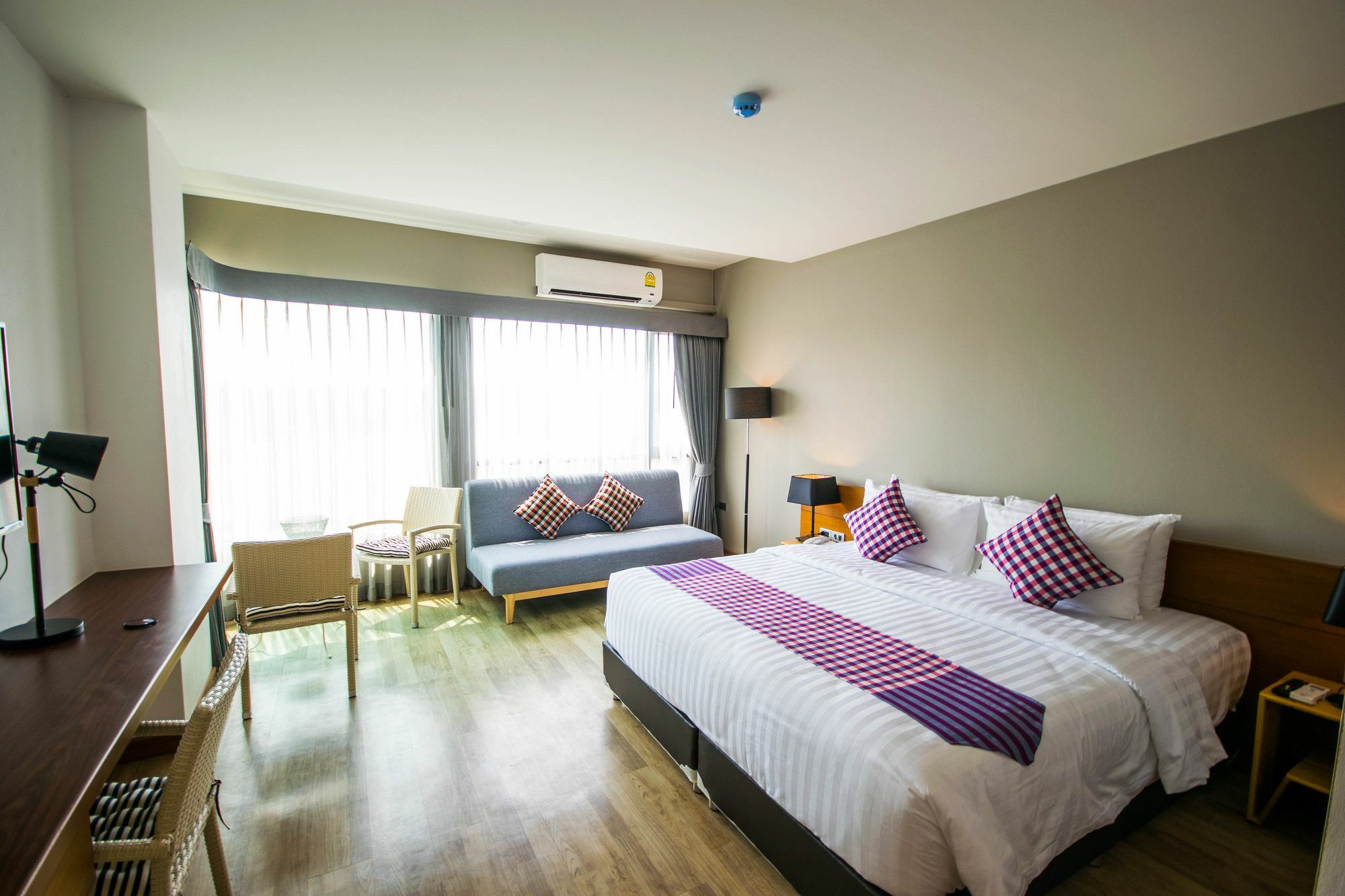 Comet Hotel Surat Thani Eksteriør bilde