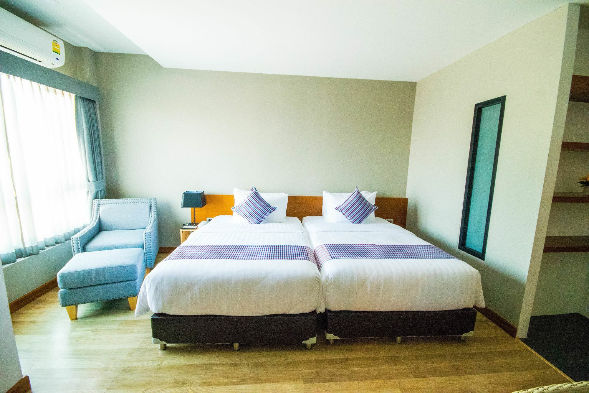 Comet Hotel Surat Thani Eksteriør bilde