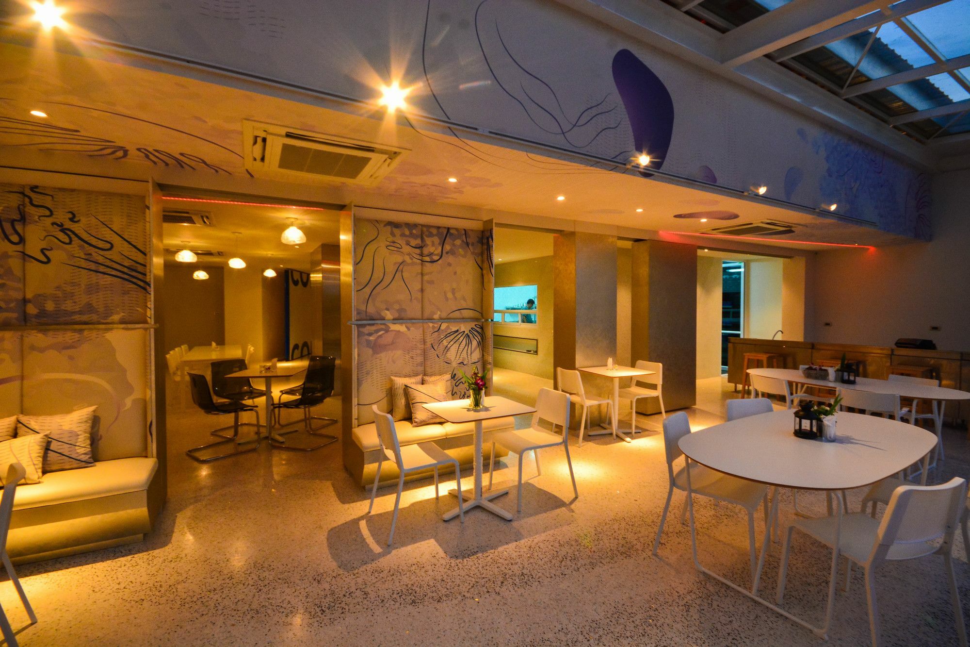 Comet Hotel Surat Thani Eksteriør bilde