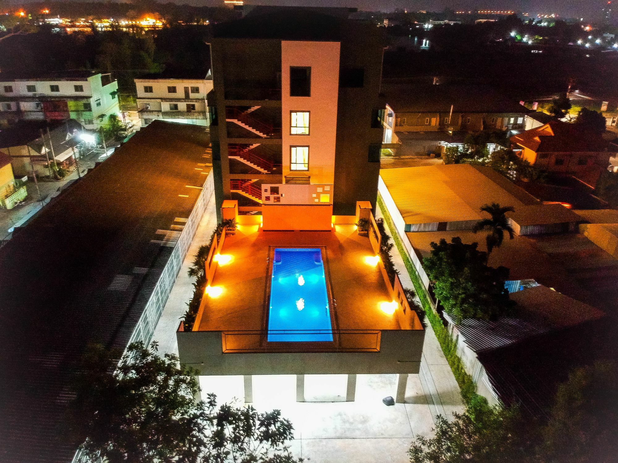 Comet Hotel Surat Thani Eksteriør bilde